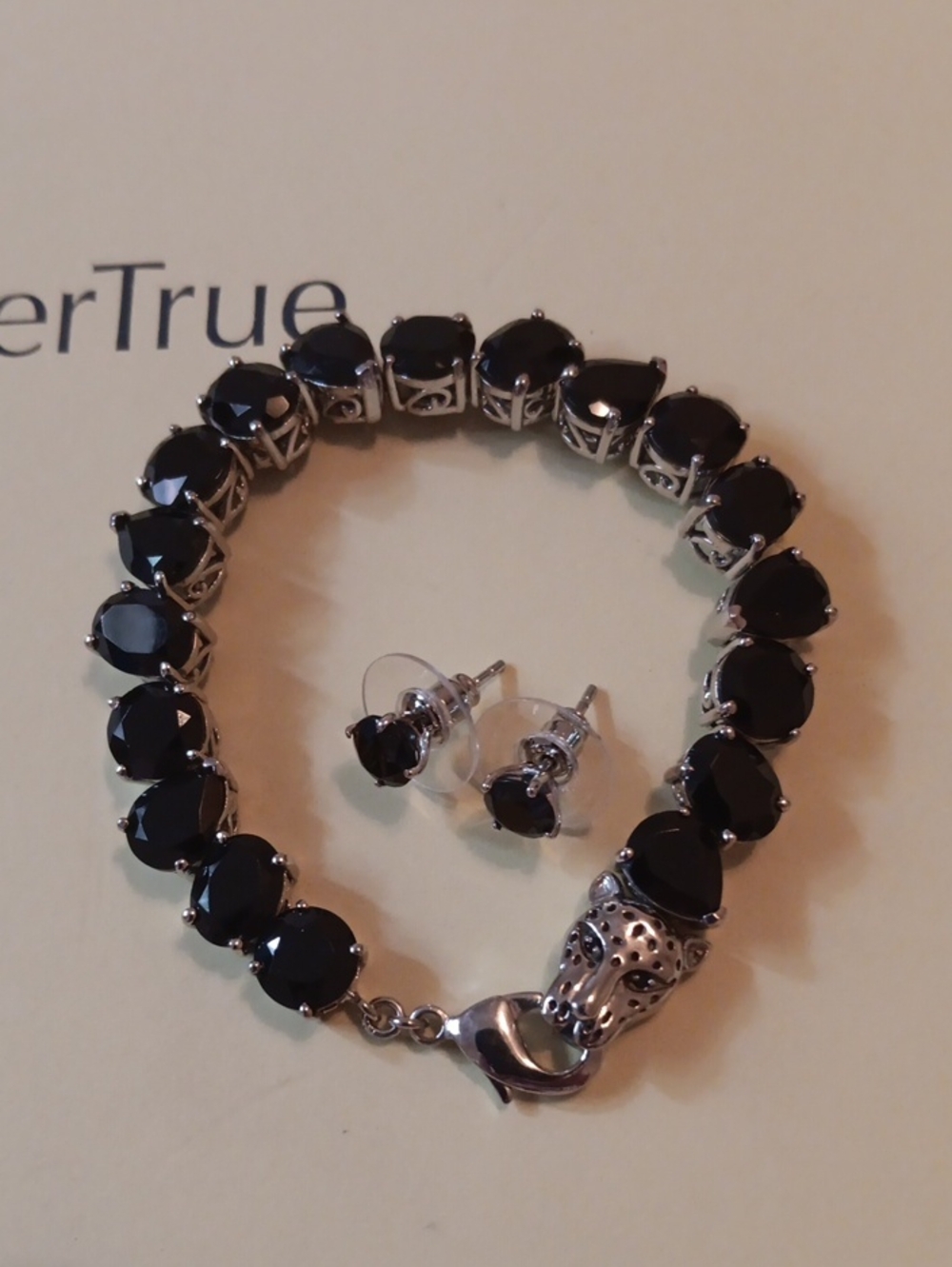 EverTrue Thai Black Spinel 41.90 ctw Panther Head Bracelet (6.50 Inches)